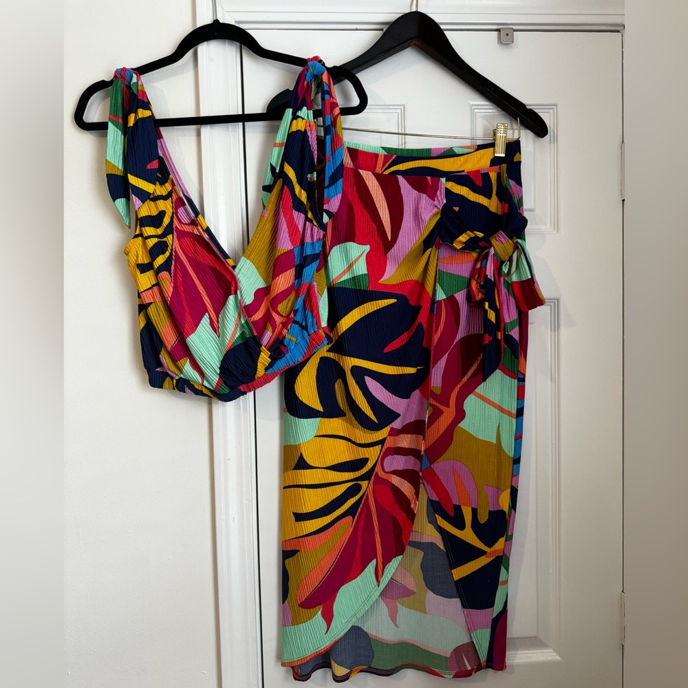 Endless Blu. Tropical multicolor two piece set